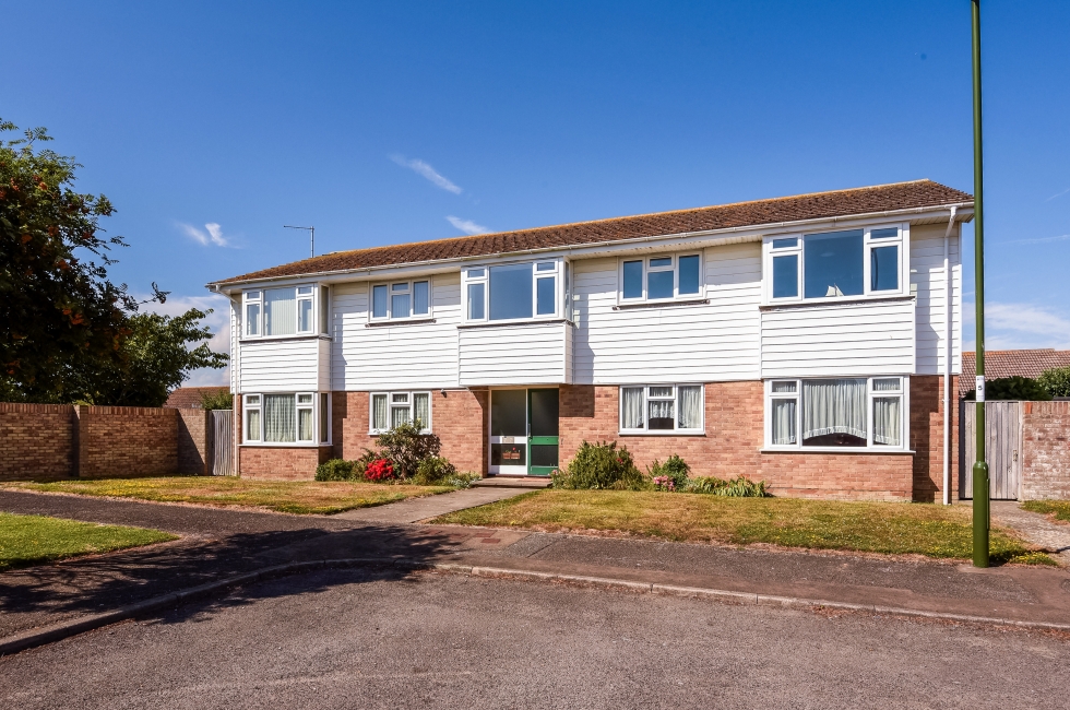 Property for Sale, East Wittering 11 Foxwarren Close Baileys Estate